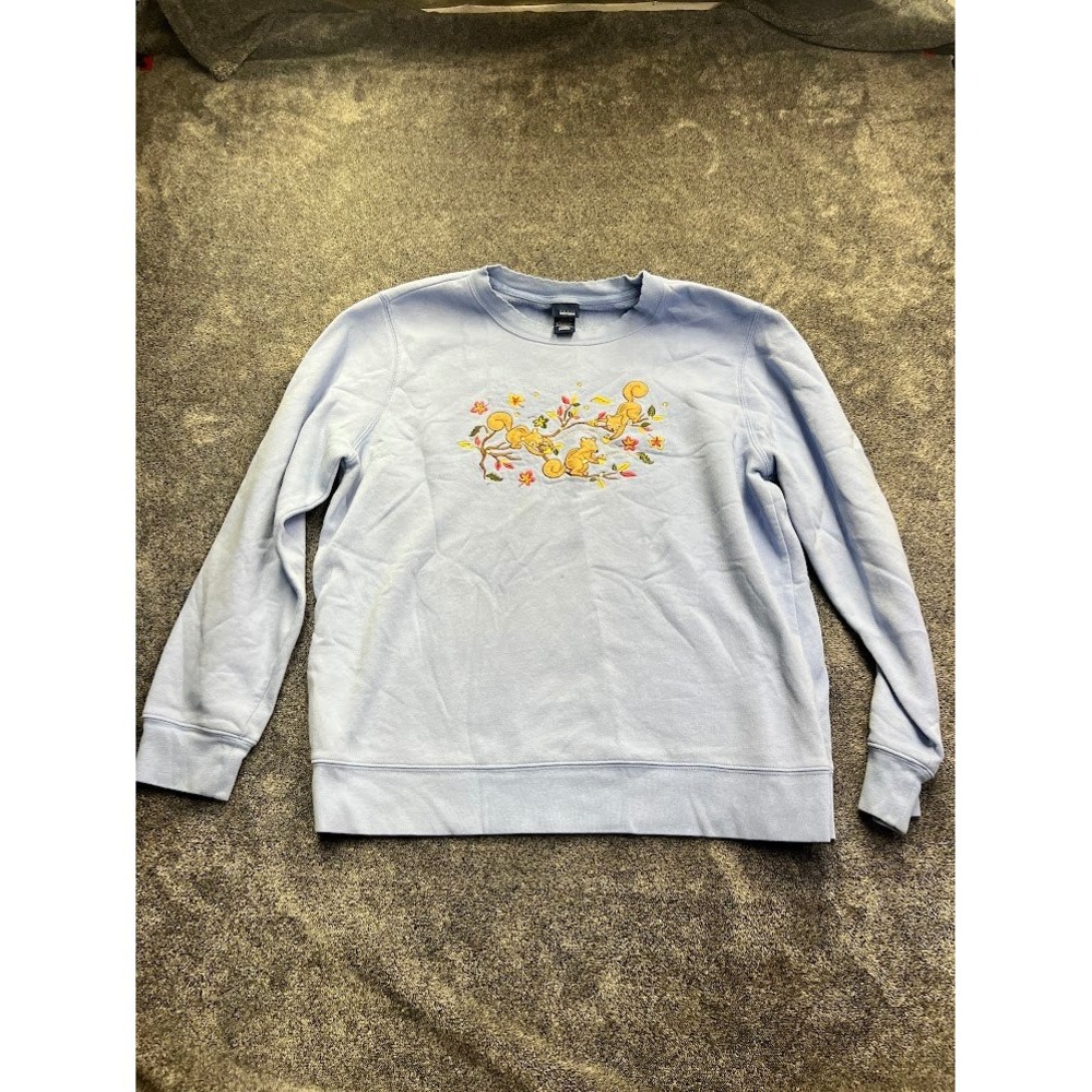 Basic Editions Light Blue Embroidered Squirrel Autumn Sweatshirt Large